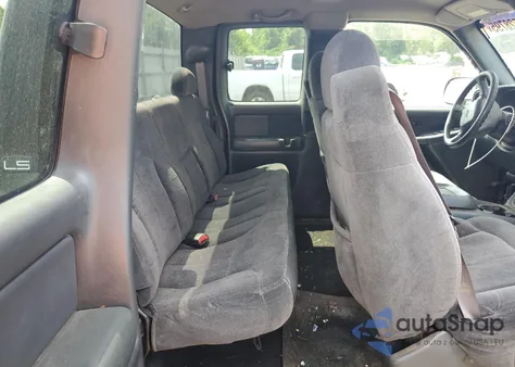 2000 Chevrolet Silverado K2500 из США, поврежденный, VIN 1GCGK29U7YE304788